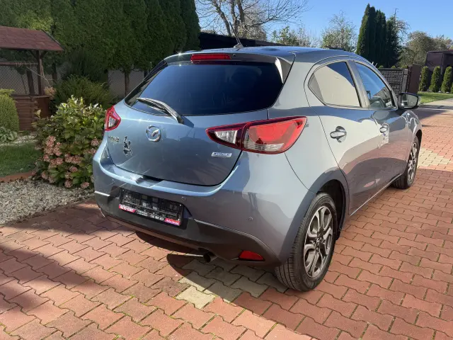 MAZDA 2 SkyGo