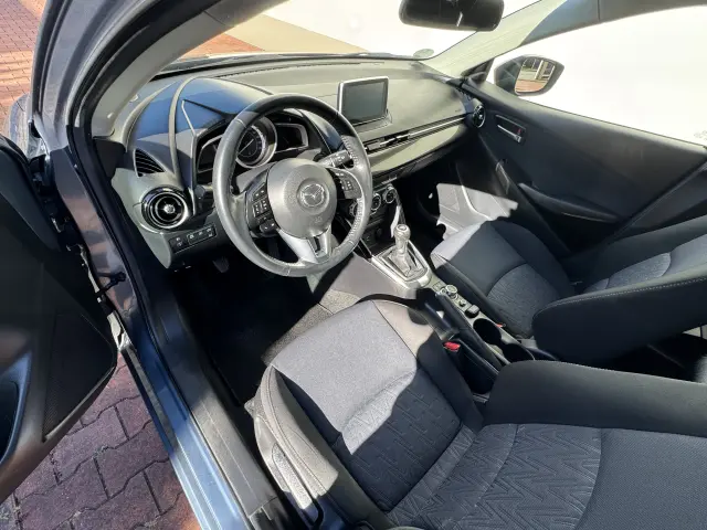 MAZDA 2 SkyGo