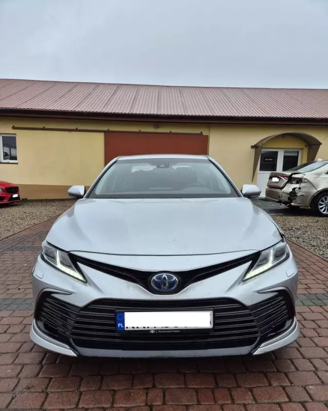 TOYOTA Camry 