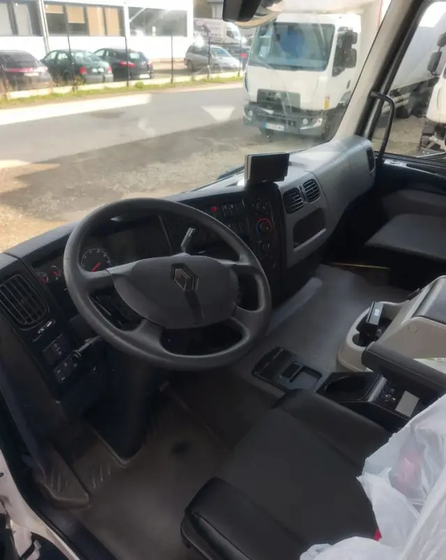 RENAULT Gama D 18.280  rama do zabudowy poduszka 