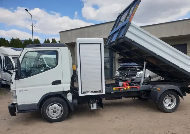 MITSUBISHI FUSO FB83 