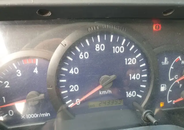 MITSUBISHI FUSO FB83 
