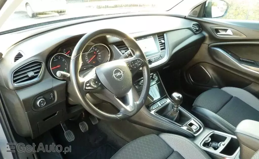 OPEL Grandland 