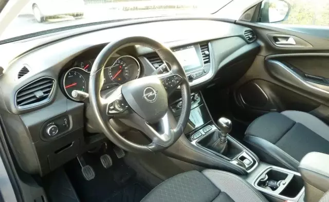 OPEL Grandland 