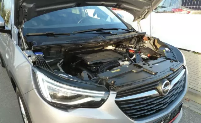 OPEL Grandland 