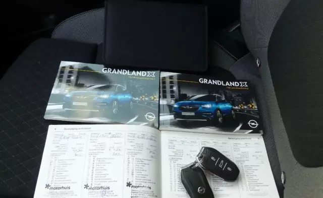 OPEL Grandland 