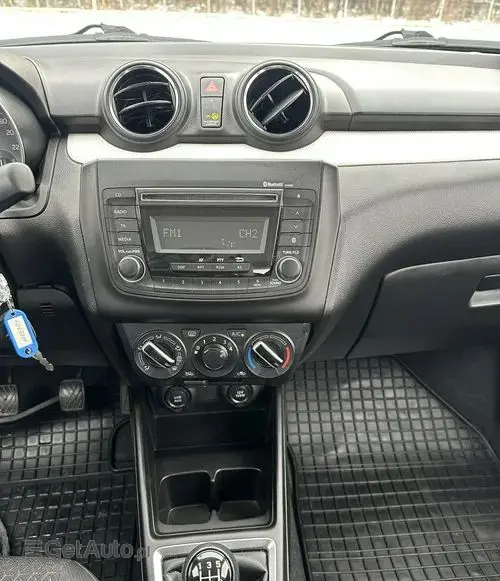 SUZUKI Swift 