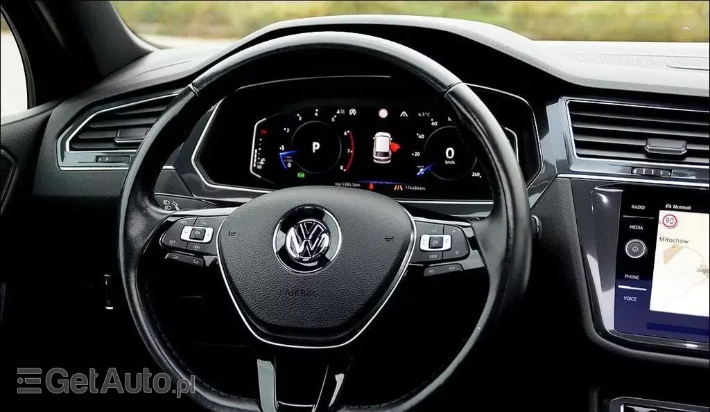 VOLKSWAGEN Tiguan 