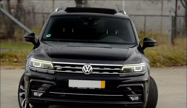 VOLKSWAGEN Tiguan 