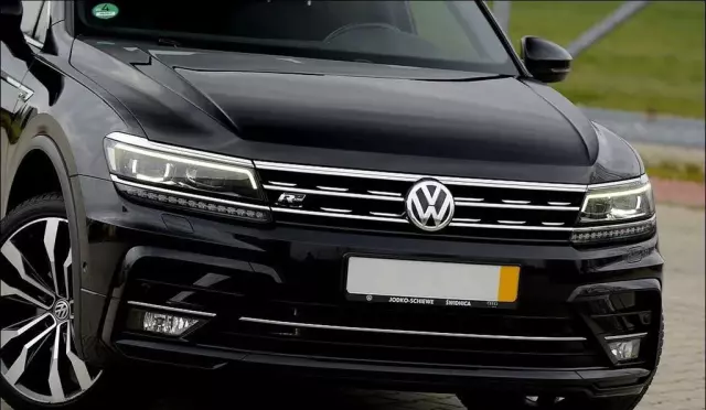 VOLKSWAGEN Tiguan 