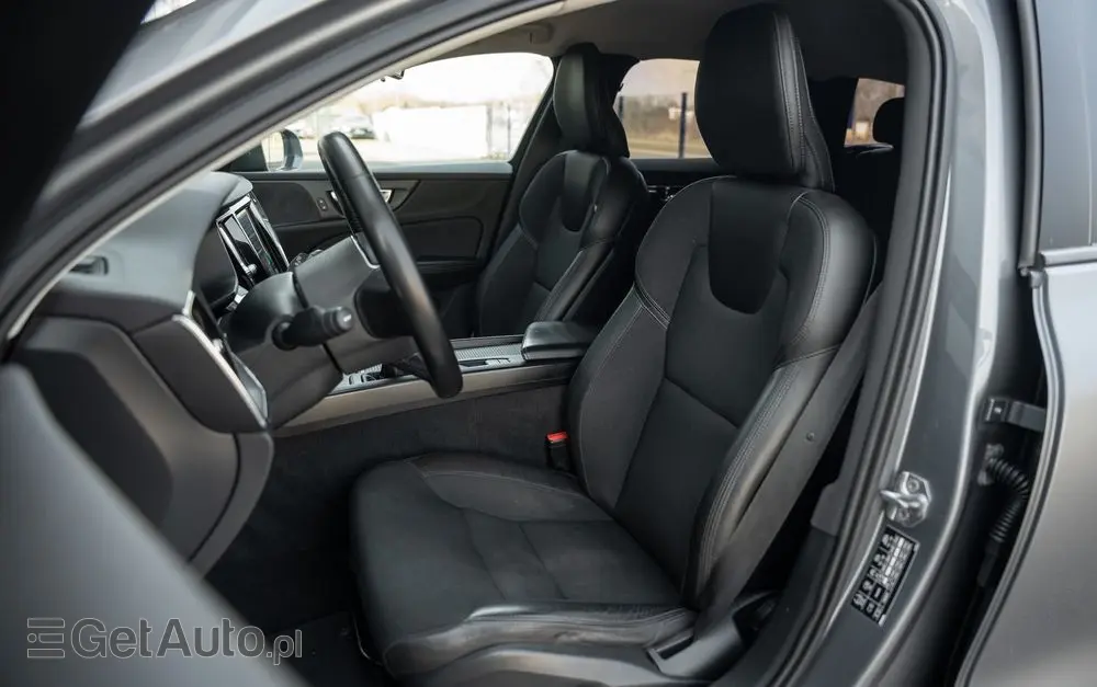 VOLVO V60 D4 Drive-E Momentum