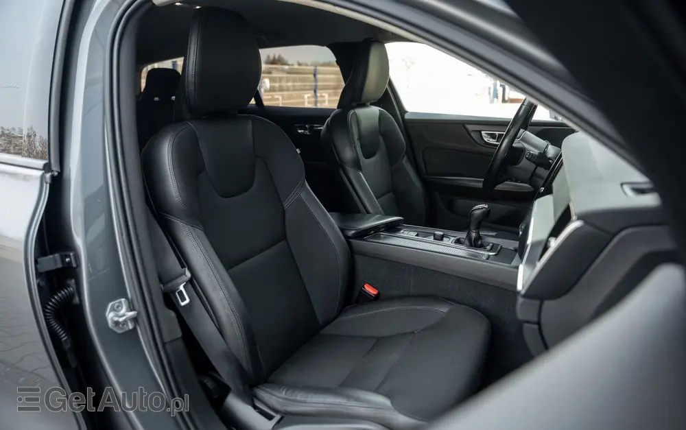 VOLVO V60 D4 Drive-E Momentum