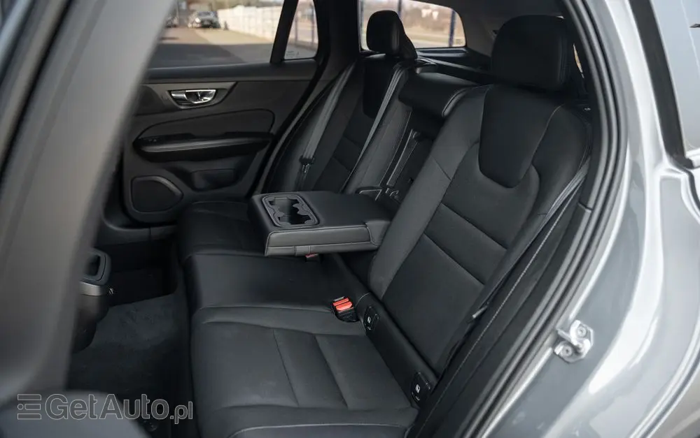 VOLVO V60 D4 Drive-E Momentum