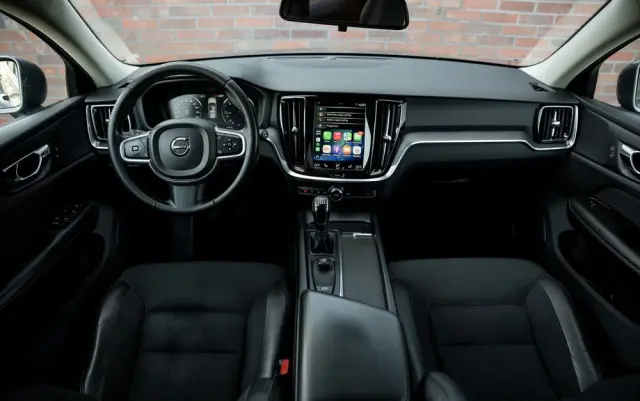 VOLVO V60 D4 Drive-E Momentum