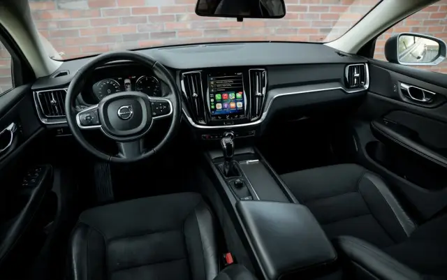 VOLVO V60 D4 Drive-E Momentum
