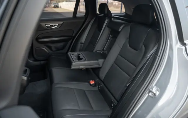 VOLVO V60 D4 Drive-E Momentum