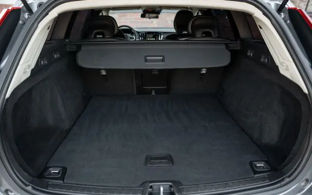 VOLVO V60 D4 Drive-E Momentum