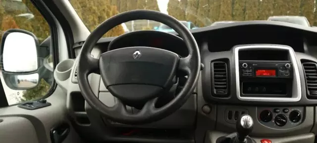 RENAULT Trafic 