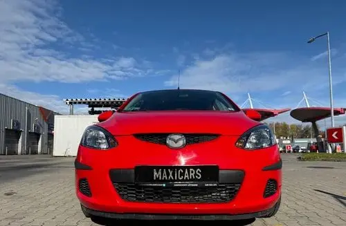 MAZDA 2 