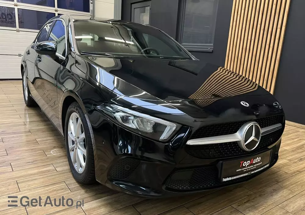 MERCEDES-BENZ Klasa A 180 d 7G-DCT