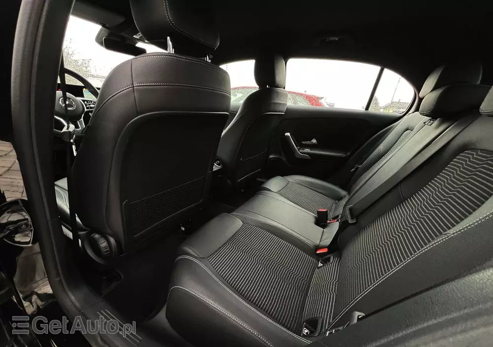 MERCEDES-BENZ Klasa A 180 d 7G-DCT