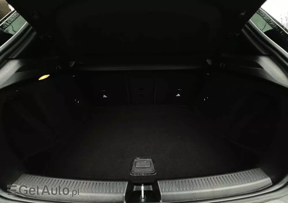 MERCEDES-BENZ Klasa A 180 d 7G-DCT