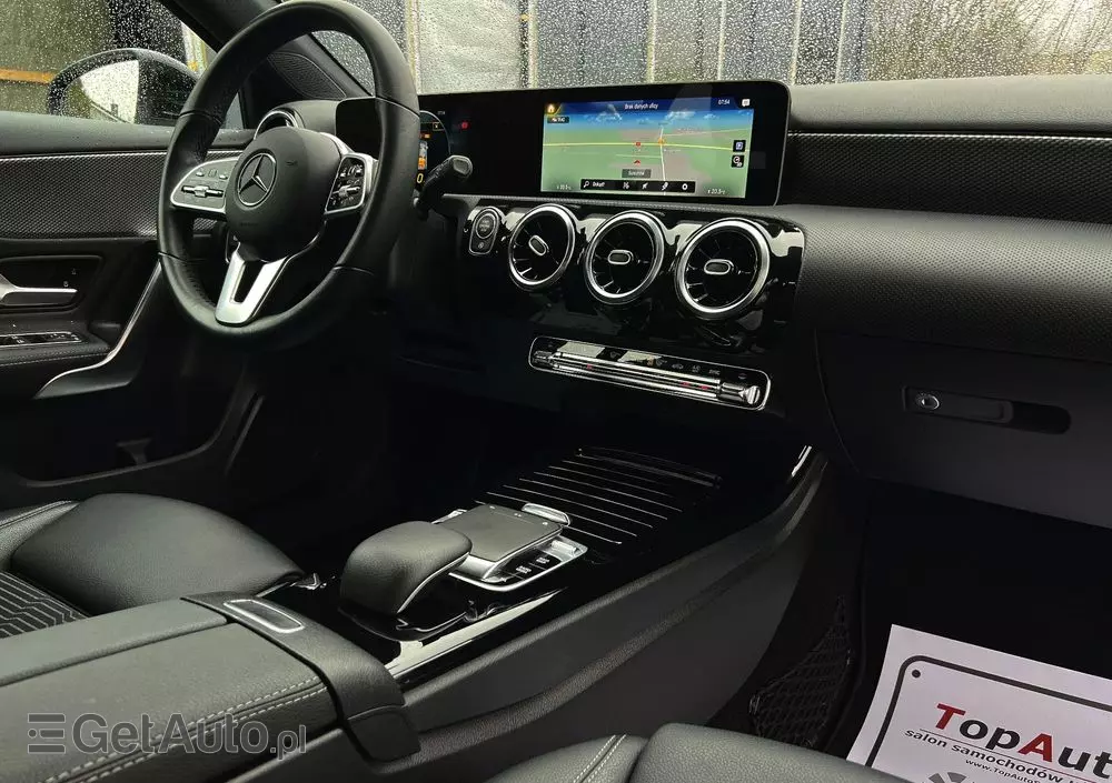 MERCEDES-BENZ Klasa A 180 d 7G-DCT