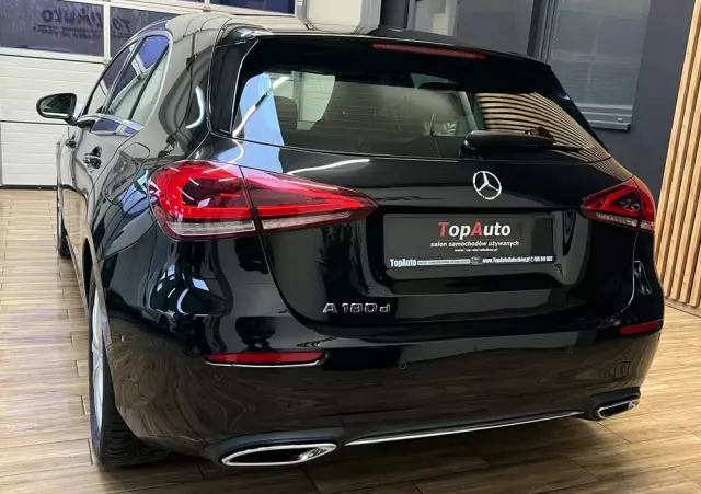 MERCEDES-BENZ Klasa A 180 d 7G-DCT