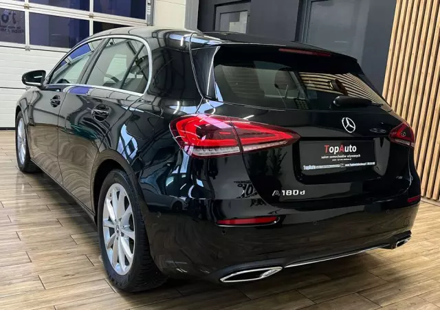 MERCEDES-BENZ Klasa A 180 d 7G-DCT