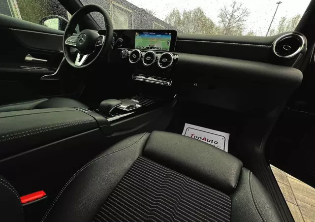 MERCEDES-BENZ Klasa A 180 d 7G-DCT