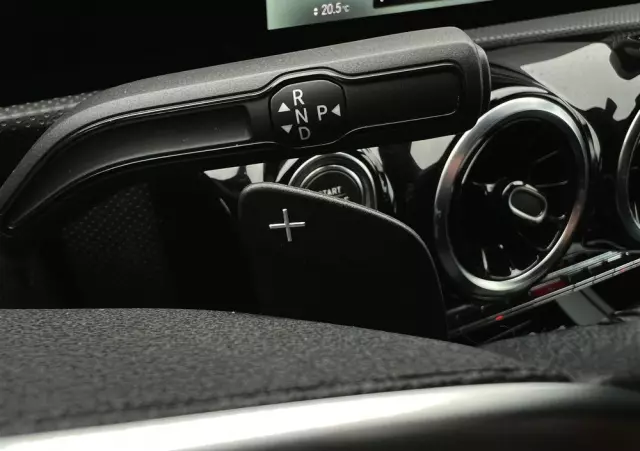 MERCEDES-BENZ Klasa A 180 d 7G-DCT