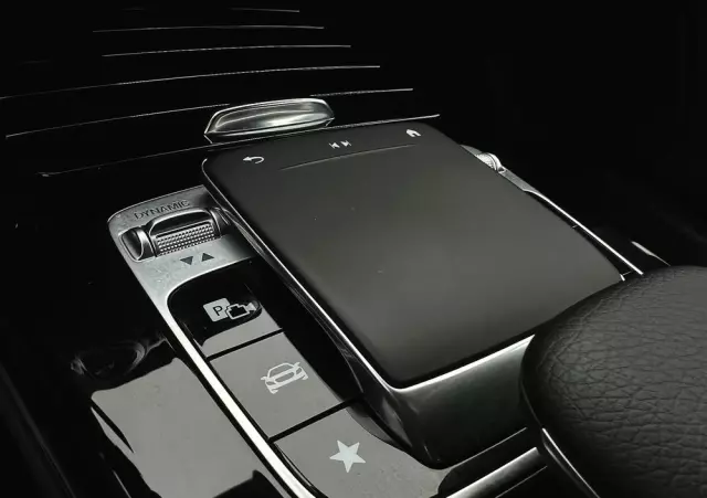 MERCEDES-BENZ Klasa A 180 d 7G-DCT