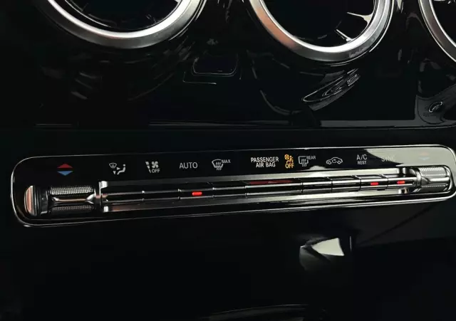 MERCEDES-BENZ Klasa A 180 d 7G-DCT