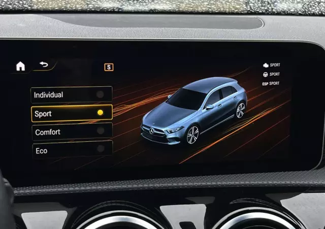 MERCEDES-BENZ Klasa A 180 d 7G-DCT