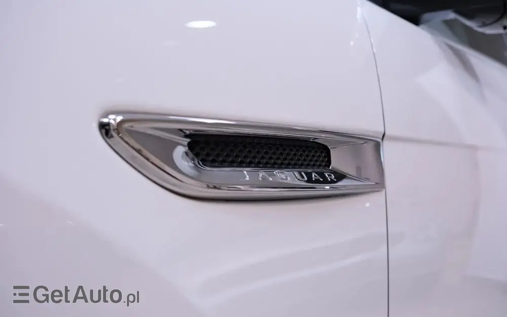 JAGUAR F-Pace 2.0 i4D AWD Prestige