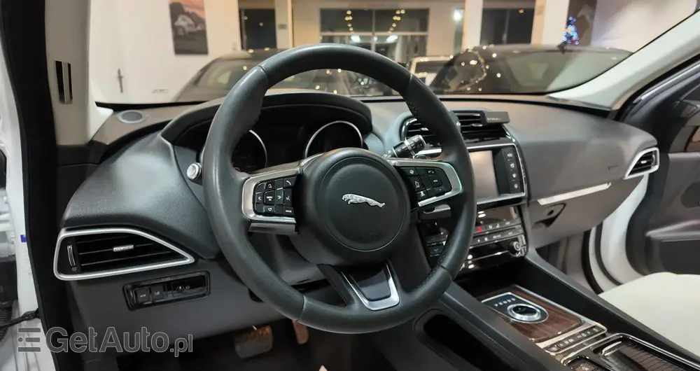 JAGUAR F-Pace 2.0 i4D AWD Prestige