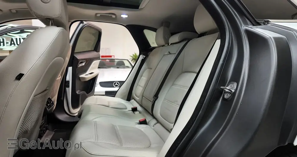 JAGUAR F-Pace 2.0 i4D AWD Prestige