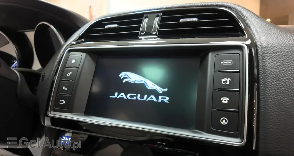 JAGUAR F-Pace 2.0 i4D AWD Prestige