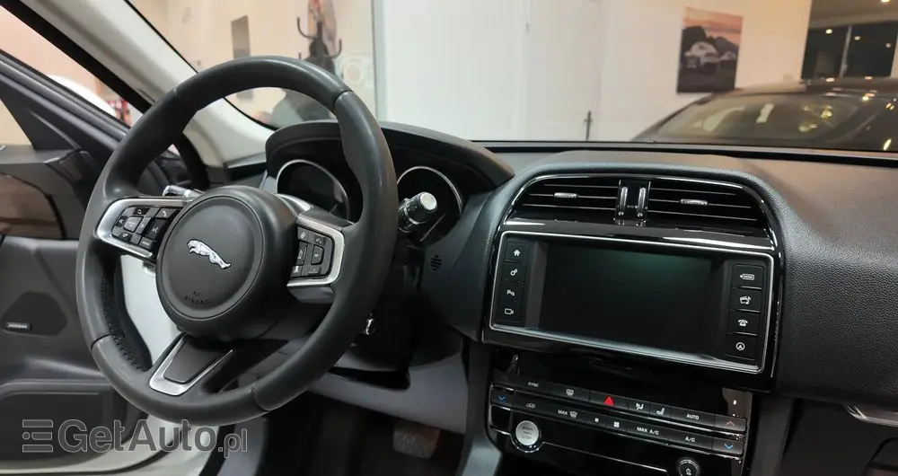 JAGUAR F-Pace 2.0 i4D AWD Prestige