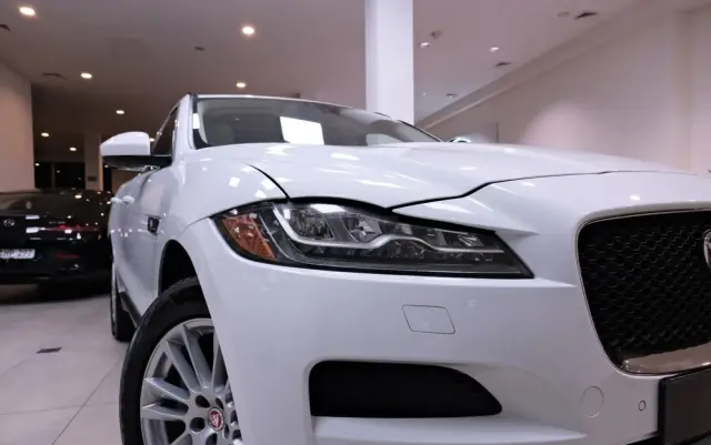 JAGUAR F-Pace 2.0 i4D AWD Prestige