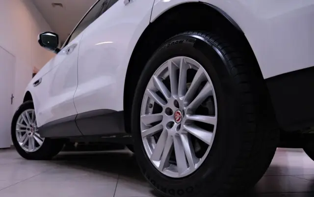 JAGUAR F-Pace 2.0 i4D AWD Prestige