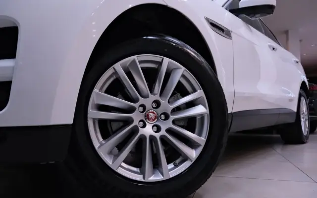 JAGUAR F-Pace 2.0 i4D AWD Prestige