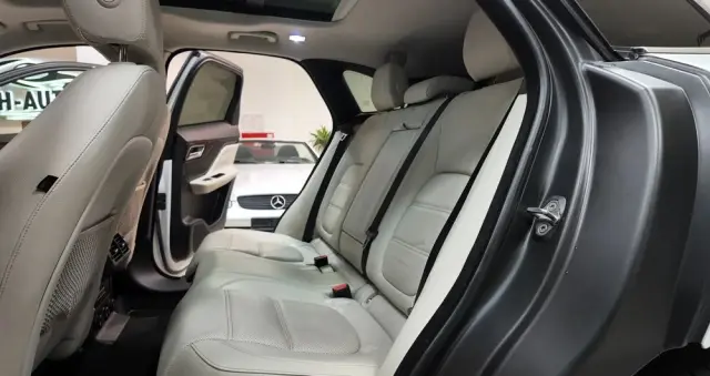 JAGUAR F-Pace 2.0 i4D AWD Prestige