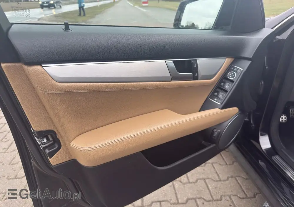 MERCEDES-BENZ Klasa C 200 CDI Avantgarde Edition