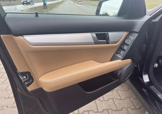 MERCEDES-BENZ Klasa C 200 CDI Avantgarde Edition