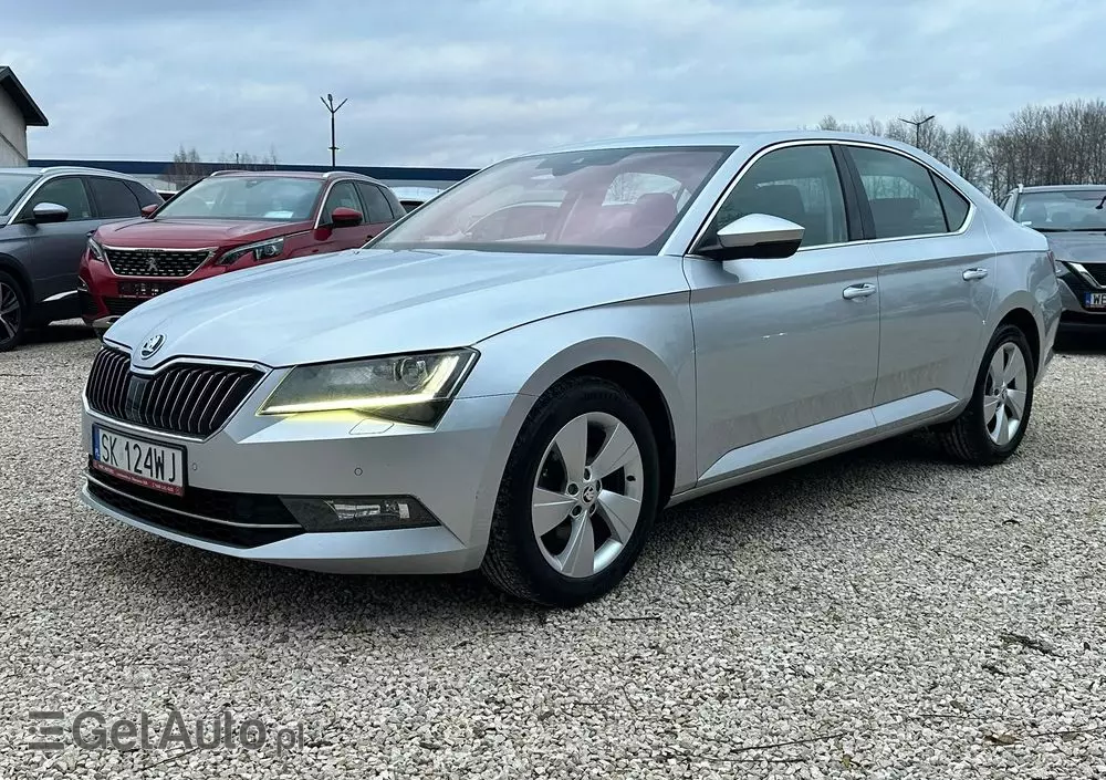 SKODA Superb 2.0 TDI 4x4 Style DSG