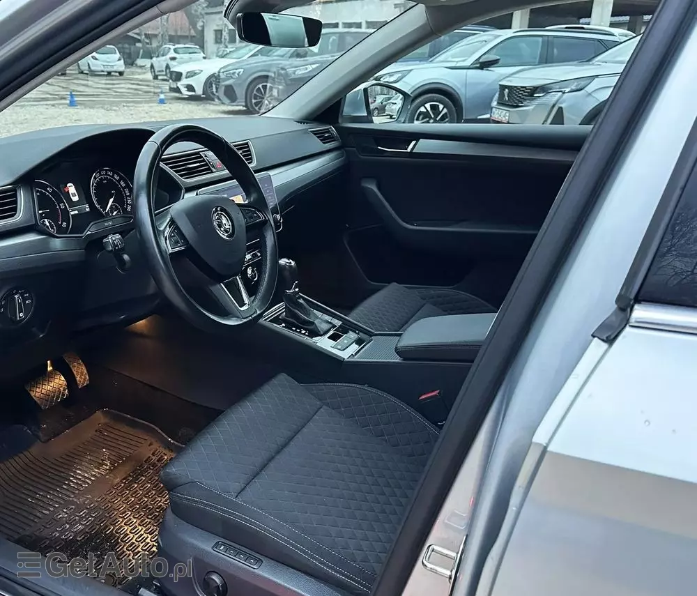 SKODA Superb 2.0 TDI 4x4 Style DSG