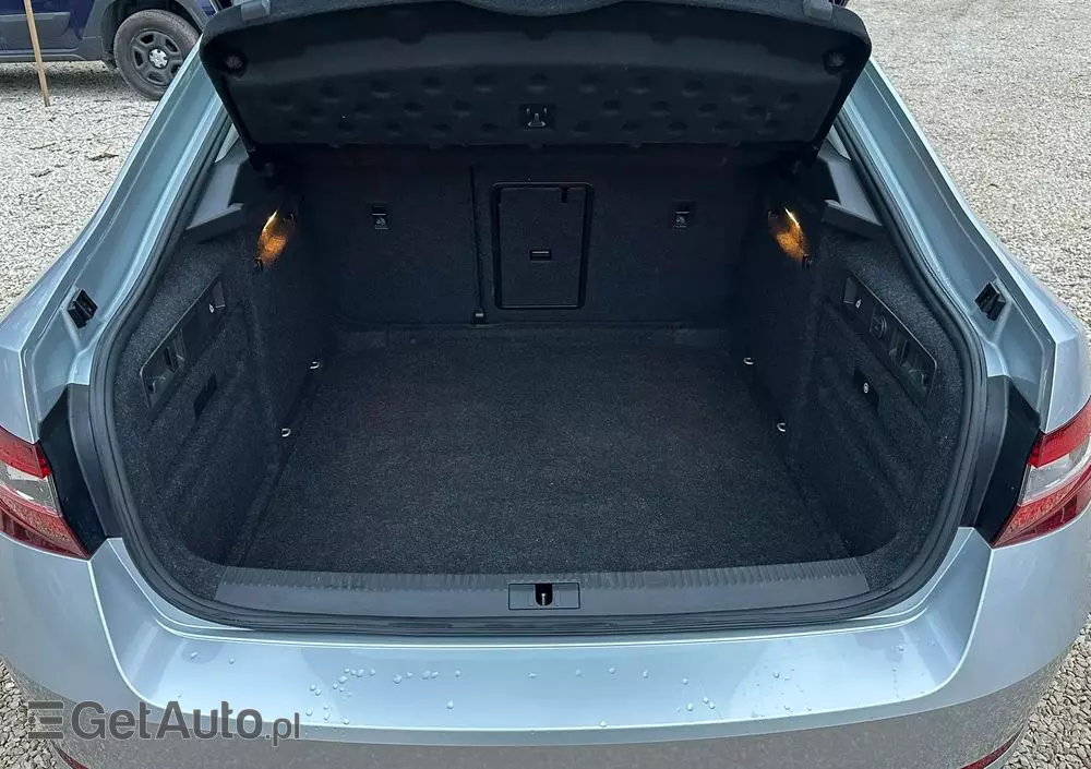 SKODA Superb 2.0 TDI 4x4 Style DSG