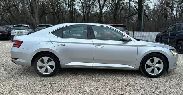 SKODA Superb 2.0 TDI 4x4 Style DSG