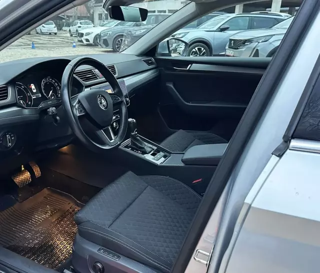 SKODA Superb 2.0 TDI 4x4 Style DSG